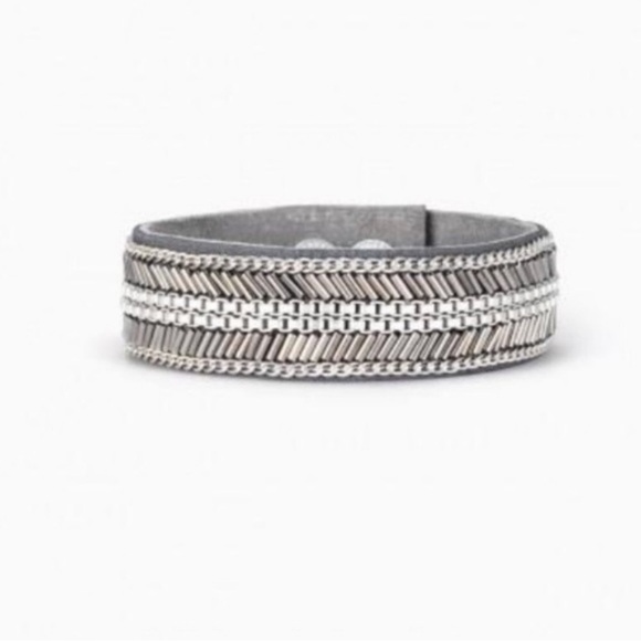 ❤️ Stella & Dot | *RETIRED* Silver Beaded Leather Wrap Bracelet - Picture 2 of 7